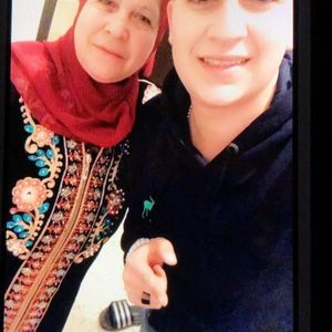 Meet your Posher, Hala